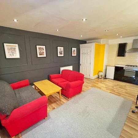 Adeamstays Provides Beautiful Centrally Located 1 And 2 Bed Apartments On Liverpools Boulevard Luaran gambar