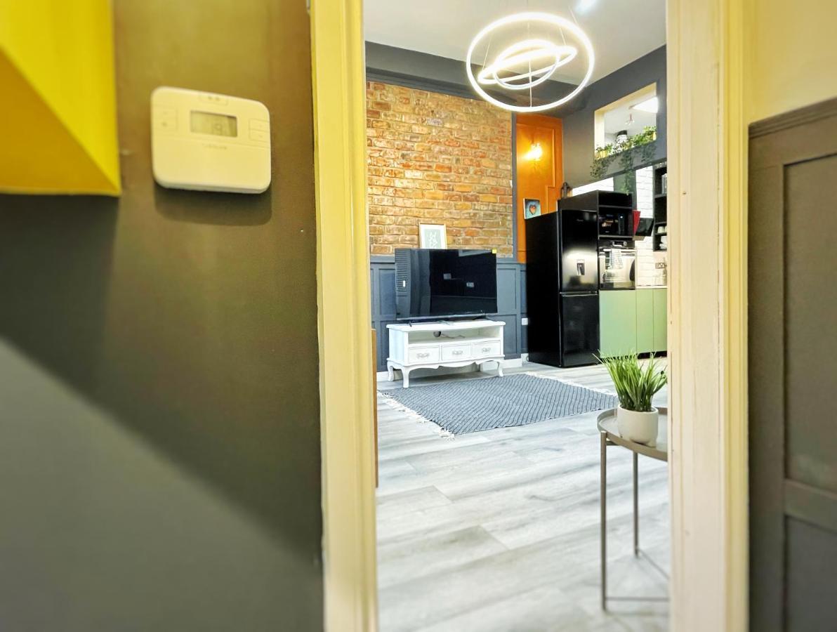 Adeamstays Provides Beautiful Centrally Located 1 And 2 Bed Apartments On Liverpools Boulevard Luaran gambar