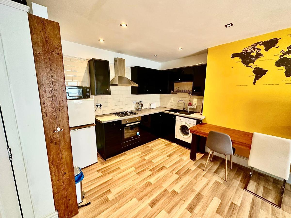 Adeamstays Provides Beautiful Centrally Located 1 And 2 Bed Apartments On Liverpools Boulevard Luaran gambar